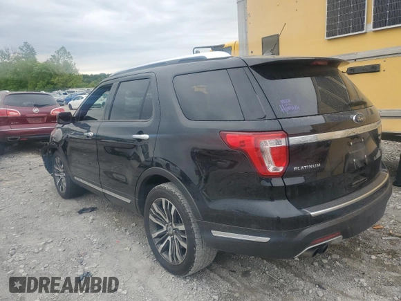 2018 Ford Explorer Platinum z VIN 1FM5K8HT9JGB29209, wystawiony jako Copart lot #58173395 z przebiegiem 137 640 mil mil oraz Szkoda całkowita • Salvage title. Historia ofert i sprzedaży dostępna na DreamBid. Obrazek 2.
