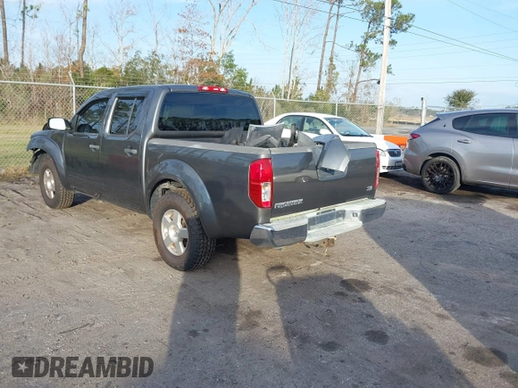 2008 Nissan Frontier SE z VIN 1N6AD07U28C448586, wystawiony jako IAAI lot #41245564 z przebiegiem 176 279 mil mil oraz . Historia ofert i sprzedaży dostępna na DreamBid. Obrazek 3.