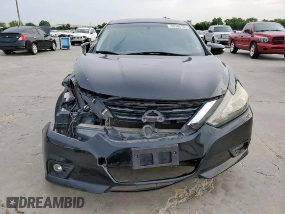 2017 Nissan Altima SV z VIN 1N4AL3AP6HC215276, wystawiony jako Copart lot #59560135 z przebiegiem 158 020 mil mil oraz Czysty tytuł • Clean title. Historia ofert i sprzedaży dostępna na DreamBid. Obrazek 5.