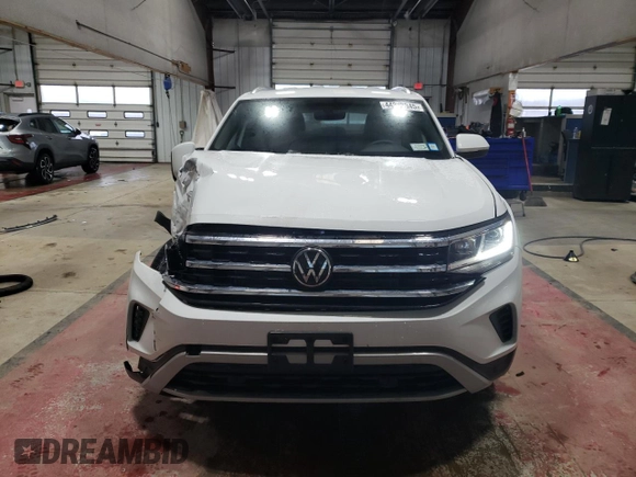 2023 Volkswagen Atlas SE with VIN 1V2HE2CA5PC204076, listed as a Copart auction lot 44377345 with 35,437 mi miles and Salvage title. Bid and sale history available at DreamBid. Image 5.