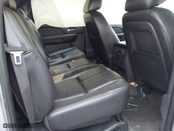 2010 Chevrolet Avalanche LT with VIN 3GNVKFE03AG298995, listed as a IAAI auction lot 40968285 with 125,197 mi miles. Bid and sale history available at carsss.com. Image 8.