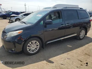 2017 Toyota Sienna XLE Auto Access Seat with VIN 5TDYZ3DC4HS848423, listed as a Copart auction lot 60653135 with 140,371 mi miles and Salvage title. Bid and sale history available at DreamBid. Image 1.