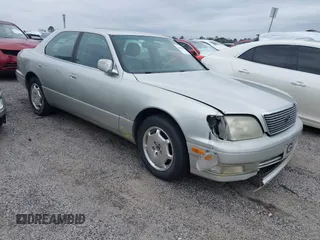2000 Lexus LS 400 with VIN JT8BH28F9Y0181339, listed as a IAAI auction lot 41589304 with 252,625 mi miles and . Bid and sale history available at carsss.com. Image 1.