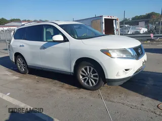 2014 Nissan Pathfinder SV with VIN 5N1AR2MN4EC715974, listed as a IAAI auction lot 40683902 with 129,372 mi miles. Bid and sale history available at carsss.com. Image 1.