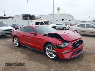 2020 Ford Mustang GT z VIN 1FA6P8CF7L5182295, wystawiony jako IAAI lot #41006471 z przebiegiem 8 583 mil mil oraz . Historia ofert i sprzedaży dostępna na DreamBid. Obrazek 1.
