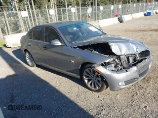 2011 BMW 3 Series 328i xDrive z VIN WBAPK7C52BF083758, wystawiony jako IAAI lot #42064256 z przebiegiem 144 862 mil mil oraz . Historia ofert i sprzedaży dostępna na DreamBid. Obrazek 1.