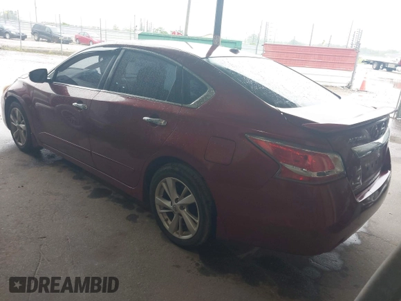 2015 Nissan Altima SL with VIN 1N4AL3APXFN352190, listed as a IAAI auction lot 41915663 with 174,776 mi miles and . Bid and sale history available at DreamBid. Image 3.