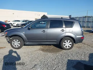 2012 Mitsubishi Outlander ES z VIN JA4AS2AW9CU016038, wystawiony jako IAAI lot #42051166 z przebiegiem 91 067 mil mil oraz . Historia ofert i sprzedaży dostępna na DreamBid. Obrazek 14.