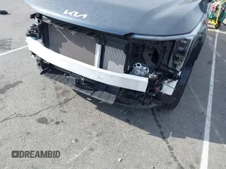 2024 Kia Sorento EX z VIN 5XYRH4JF7RG298595, wystawiony jako IAAI lot #42177922 z przebiegiem 11 963 mil mil oraz . Historia ofert i sprzedaży dostępna na DreamBid. Obrazek 21.