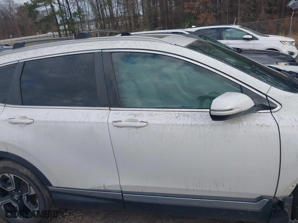 2019 Honda CR-V Touring with VIN 2HKRW1H90KH505234, listed as a IAAI auction lot 41152731 with 107,293 mi miles. Bid and sale history available at carsss.com. Image 13.