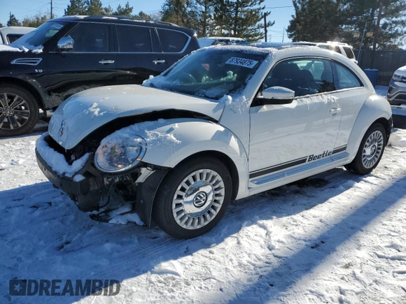 2013 Volkswagen Beetle 2.5L with VIN 3VWJP7AT9DM687870, listed as a Copart auction lot 87934875 with 91,557 mi miles and Salvage Title. Bid and sale history available at DreamBid. Image 1.