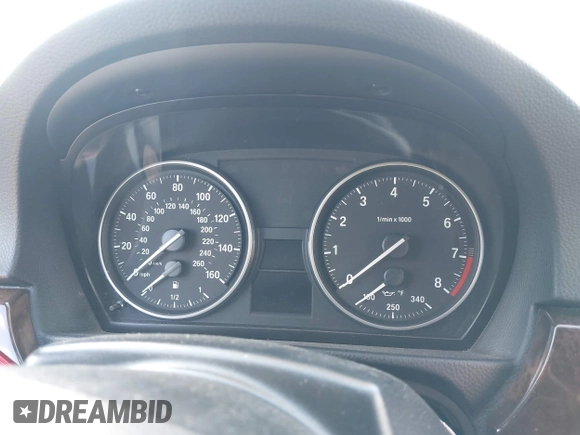 2013 BMW 3 Series 328i z VIN WBADW7C5XDE732643, wystawiony jako IAAI lot #41665789 z przebiegiem Nie podano mil oraz . Historia ofert i sprzedaży dostępna na DreamBid. Obrazek 7.