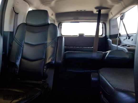 2015 Cadillac Escalade ESV Luxury with VIN 1GYS3SKJ0FR516231, listed as a Copart auction lot 52401205 with 149,757 mi miles and Clean title. Bid and sale history available at DreamBid. Image 10.