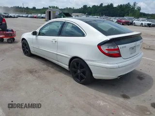 2005 Mercedes-Benz C 230 Kompressor с VIN WDBRN40J65A691009, выставлен на аукционе IAAI как лот 42763934 с пробегом 163 633 миль миль и . История ставок и продаж доступна на DreamBid. Изображение 3.