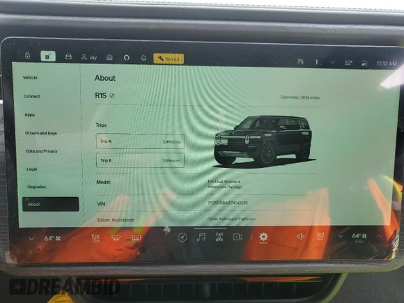 2025 Rivian R1S Adventure z VIN 7PDSGBBA2SN047518, wystawiony jako Copart lot #47992215 z przebiegiem 3836 mil mil oraz Szkody całkowita. Historia ofert i sprzedaży dostępna na DreamBid. Obrazek 9.