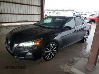 2019 Nissan Altima SR with VIN 1N4AL4CV6KC257701, listed as a Copart auction lot 79072124 with 82,697 mi miles and Salvage Title. Bid and sale history available at carsss.com. Image 1.