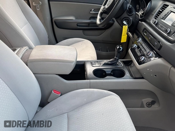 2016 Kia Sedona L with VIN KNDMA5C13G6173955, listed as a Copart auction lot 47967475 with 203,987 mi miles and Clean Title. Bid and sale history available at DreamBid. Image 5.