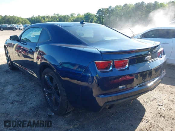 2011 Chevrolet Camaro 1LT z VIN 2G1FB1ED0B9124065, wystawiony jako IAAI lot #42203698 z przebiegiem 190 555 mil mil oraz . Historia ofert i sprzedaży dostępna na DreamBid. Obrazek 3.