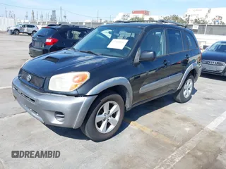 2005 Toyota RAV4 with VIN JTEGD20V450071134, listed as a IAAI auction lot 42109392 with 183,549 mi miles. Bid and sale history available at carsss.com. Image 2.