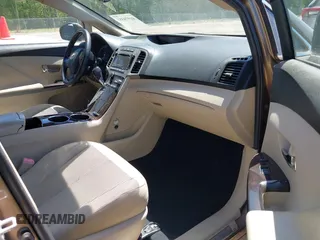 2010 Toyota Venza with VIN 4T3ZK3BB5AU027340, listed as a IAAI auction lot 41974383 with 261,430 mi miles. Bid and sale history available at carsss.com. Image 5.