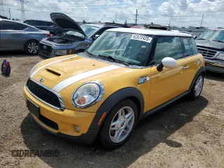 2009 MINI Hardtop S with VIN WMWMF73569TW82519, listed as a Copart auction lot 62872425 with 101,656 mi miles and Clean title. Bid and sale history available at DreamBid. Image 1.