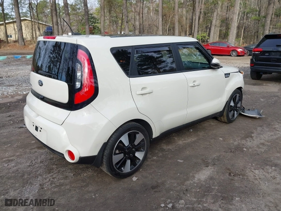 2015 Kia Soul ! with VIN KNDJX3A55F7186713, listed as a IAAI auction lot 41730772 with 86,139 mi miles. Bid and sale history available at carsss.com. Image 4.