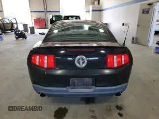 2011 Ford Mustang V6 z VIN 1ZVBP8AM7B5144930, wystawiony jako Copart lot #59091965 z przebiegiem 224 980 mil mil oraz Czysty tytuł • Clean title. Historia ofert i sprzedaży dostępna na DreamBid. Obrazek 6.