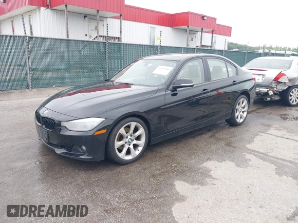 2015 BMW 3 Series 328i xDrive z VIN WBA3B5G55FNS18143, wystawiony jako IAAI lot #42185489 z przebiegiem 109 663 mil mil oraz . Historia ofert i sprzedaży dostępna na DreamBid. Obrazek 19.