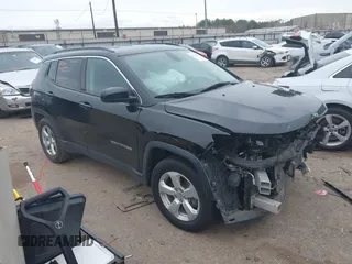 2019 Jeep Compass Altitude z VIN 3C4NJCBB8KT727069, wystawiony jako IAAI lot #41366314 z przebiegiem 110 627 mil mil oraz . Historia ofert i sprzedaży dostępna na DreamBid. Obrazek 1.
