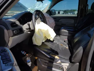 2007 Chevrolet Tahoe LS с VIN 1GNFC13CX7R396240, выставлен на аукционе Copart как лот 52126425 с пробегом 251 961 миль миль и Списание • Salvage title. История ставок и продаж доступна на DreamBid. Изображение 7.