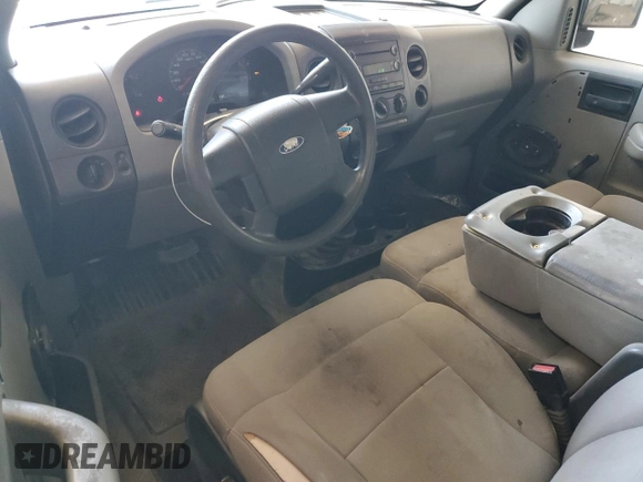 2005 Ford F-150 STX z VIN 1FTRX14WX5FB39323, wystawiony jako Copart lot #59340055 z przebiegiem 250 833 mil mil oraz Czysty tytuł • Clean title. Historia ofert i sprzedaży dostępna na DreamBid. Obrazek 8.