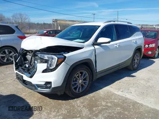 2022 GMC Terrain SLT with VIN 3GKALPEV8NL302322, listed as a IAAI auction lot 41596270 with 24,551 mi miles. Bid and sale history available at carsss.com. Image 2.