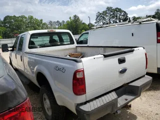 2008 Ford F-350 XL z VIN 1FTWW31R78EA62095, wystawiony jako Copart lot #56411635 z przebiegiem 107 404 mil mil oraz Szkoda całkowita • Salvage title. Historia ofert i sprzedaży dostępna na DreamBid. Obrazek 2.