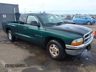 2001 Dodge Dakota with VIN 1B7GL22X11S284210, listed as a IAAI auction lot 41630417 with 206,484 mi miles. Bid and sale history available at carsss.com. Image 1.