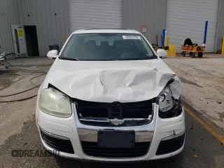 2009 Volkswagen Jetta SE with VIN 3VWRM71K29M038941, listed as a Copart auction lot 49894255 with 193,057 mi miles and Salvage title. Bid and sale history available at DreamBid. Image 5.