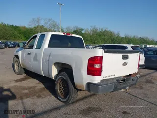 2008 Chevrolet Silverado 1500 Work Truck with VIN 1GCEC19C48Z328397, listed as a IAAI auction lot 42019900 with 314,045 mi miles. Bid and sale history available at carsss.com. Image 3.