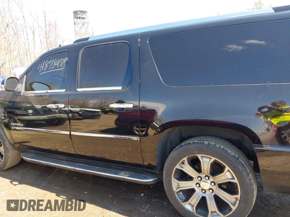 2011 GMC Yukon XL Denali with VIN 1GKS2MEF9BR175678, listed as a IAAI auction lot 41878478 with 226,715 mi miles. Bid and sale history available at carsss.com. Image 14.