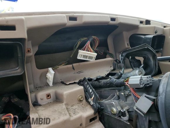 1999 Ford F-250 XL with VIN 1FTNW20S5XEF05191, listed as a Copart auction lot 43906685 with Not Provided miles and Salvage Title. Bid and sale history available at DreamBid. Image 9.
