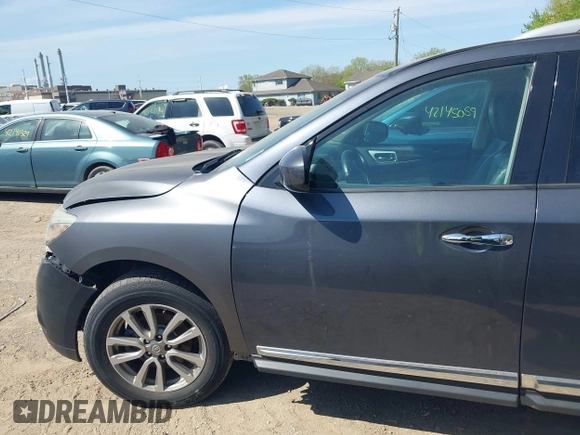 2014 Nissan Pathfinder SL with VIN 5N1AR2MM7EC644583, listed as a IAAI auction lot 42144978 with 152,761 mi miles. Bid and sale history available at carsss.com. Image 14.