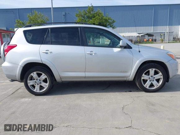 2006 Toyota RAV4 Sport with VIN JTMZK32V666001770, listed as a IAAI auction lot 41763306 with 195,448 mi miles. Bid and sale history available at carsss.com. Image 13.