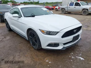 2017 Ford Mustang EcoBoost z VIN 1FA6P8TH5H5219983, wystawiony jako IAAI lot #42161797 z przebiegiem 100 423 mil mil oraz . Historia ofert i sprzedaży dostępna na DreamBid. Obrazek 1.