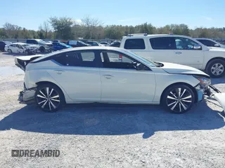 2020 Nissan Altima SR with VIN 1N4BL4CV7LC271886, listed as a IAAI auction lot 41824787 with 68,989 mi miles and . Bid and sale history available at carsss.com. Image 13.