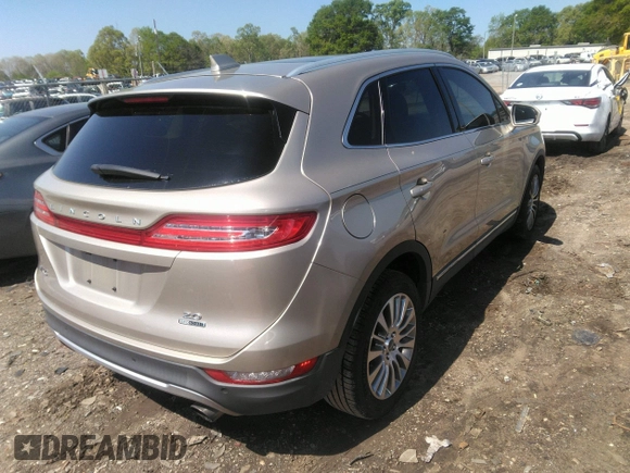 2015 Lincoln MKC z VIN 5LMCJ1A99FUJ41365, wystawiony jako IAAI lot #41985834 z przebiegiem 116 648 mil mil oraz . Historia ofert i sprzedaży dostępna na DreamBid. Obrazek 4.