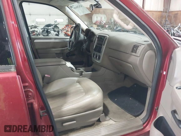 2004 Mercury Mountaineer z VIN 4M2DU86E44UJ22697, wystawiony jako IAAI lot #42428688 z przebiegiem 131 518 mil mil oraz . Historia ofert i sprzedaży dostępna na DreamBid. Obrazek 5.