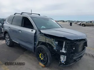 2020 Kia Telluride S with VIN 5XYP64HC9LG016294, listed as a IAAI auction lot 41691851 with 104,723 mi miles and . Bid and sale history available at carsss.com. Image 1.