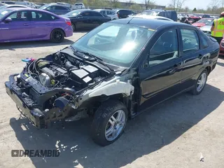 2000 Ford Focus SE with VIN 1FAFP3436YW262356, listed as a IAAI auction lot 42092884 with 123,618 mi miles and . Bid and sale history available at carsss.com. Image 2.