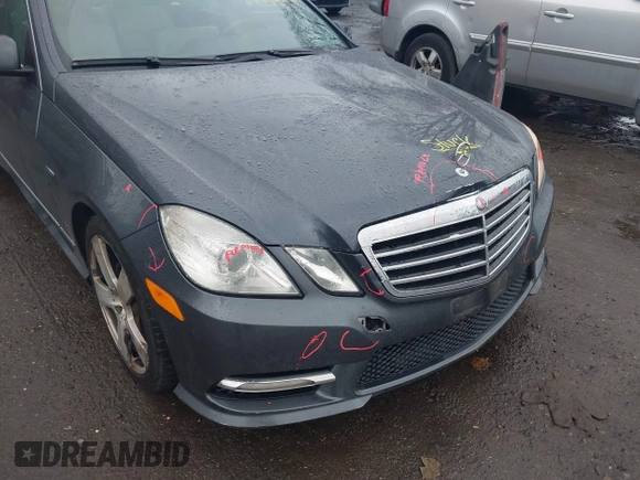 2012 Mercedes-Benz E-Class E 350 Luxury with VIN WDDHF8JB4CA568417, listed as a IAAI auction lot 41968170 with 212,597 mi miles. Bid and sale history available at carsss.com. Image 6.