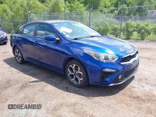 2019 Kia Forte LXS z VIN 3KPF24AD3KE114646, wystawiony jako IAAI lot #42558028 z przebiegiem 84 787 mil mil oraz . Historia ofert i sprzedaży dostępna na DreamBid. Obrazek 1.