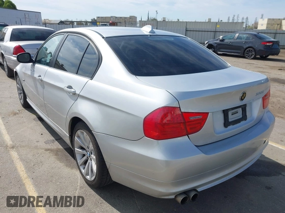 2011 BMW 3 Series 328i with VIN WBAPH5C51BA441481, listed as a IAAI auction lot 41891465 with 116,780 mi miles and . Bid and sale history available at carsss.com. Image 3.