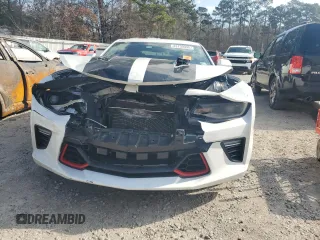 2018 Chevrolet Camaro 2SS with VIN 1G1FH1R77J0126746, listed as a Copart auction lot 43130395 with 87,593 mi miles and Salvage title. Bid and sale history available at DreamBid. Image 5.